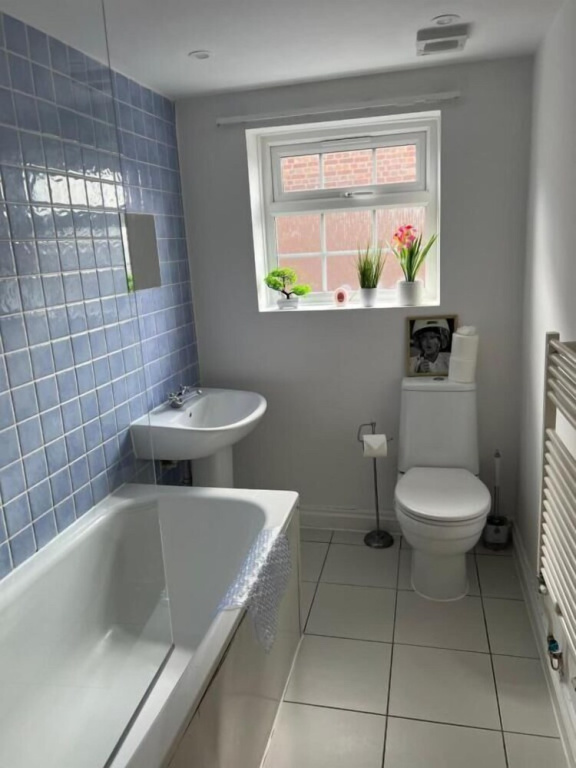 Russell Square Apartment