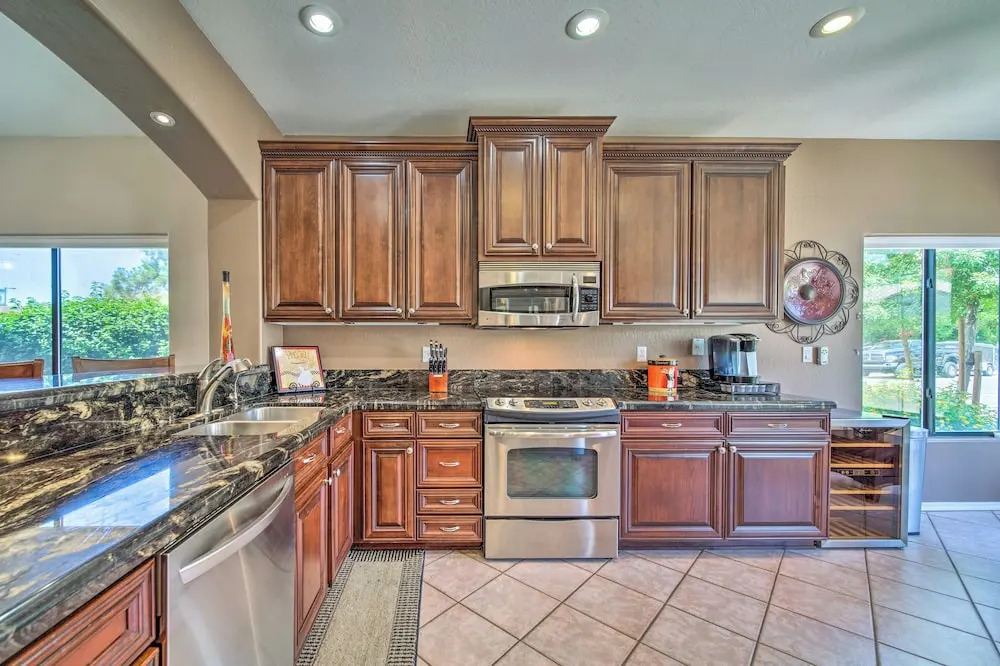 Hot Tub Relaxation & Golfing: Bright Chandler Home