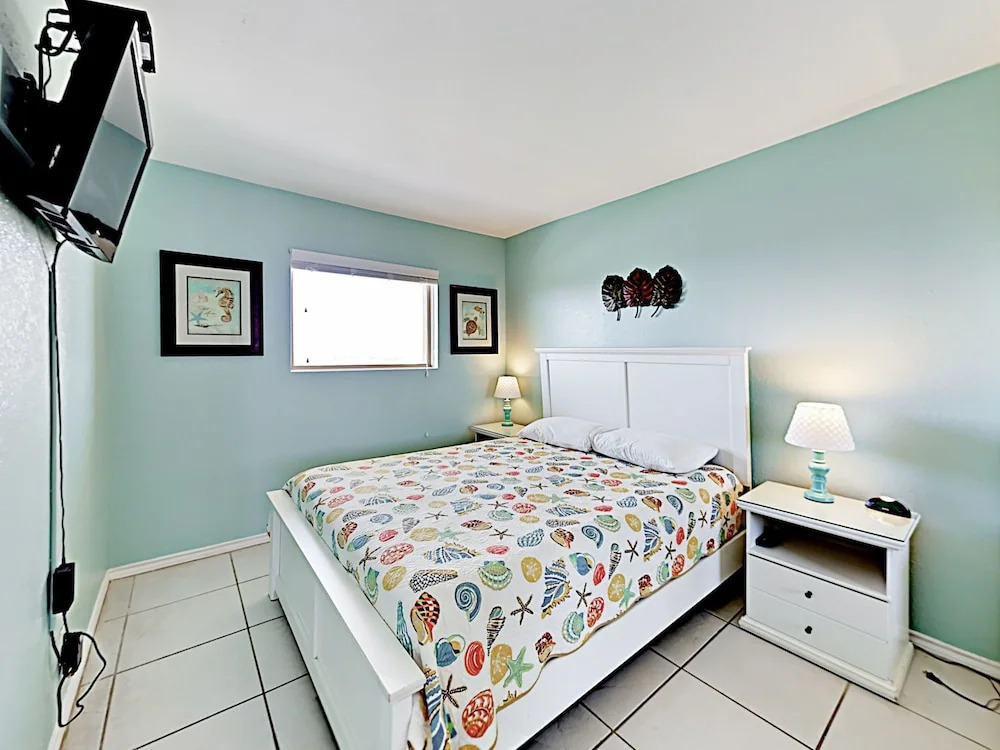 Gulf Unit 805 - 2 Br Condo