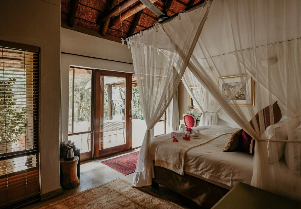 Khaya Ndlovu Safari Manor