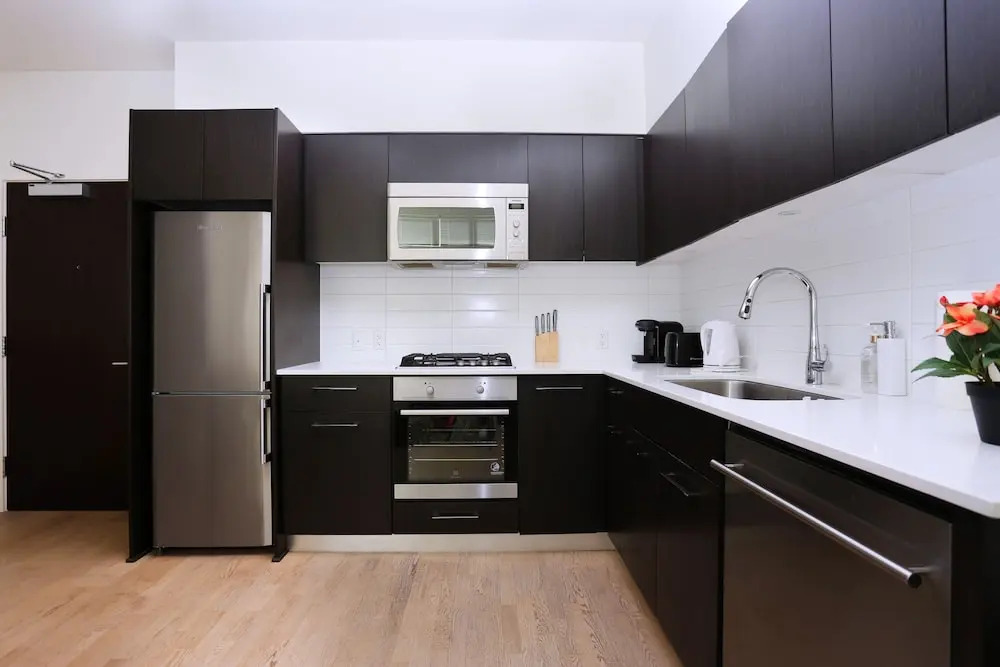 DT Richmond condo by Elevate Rooms