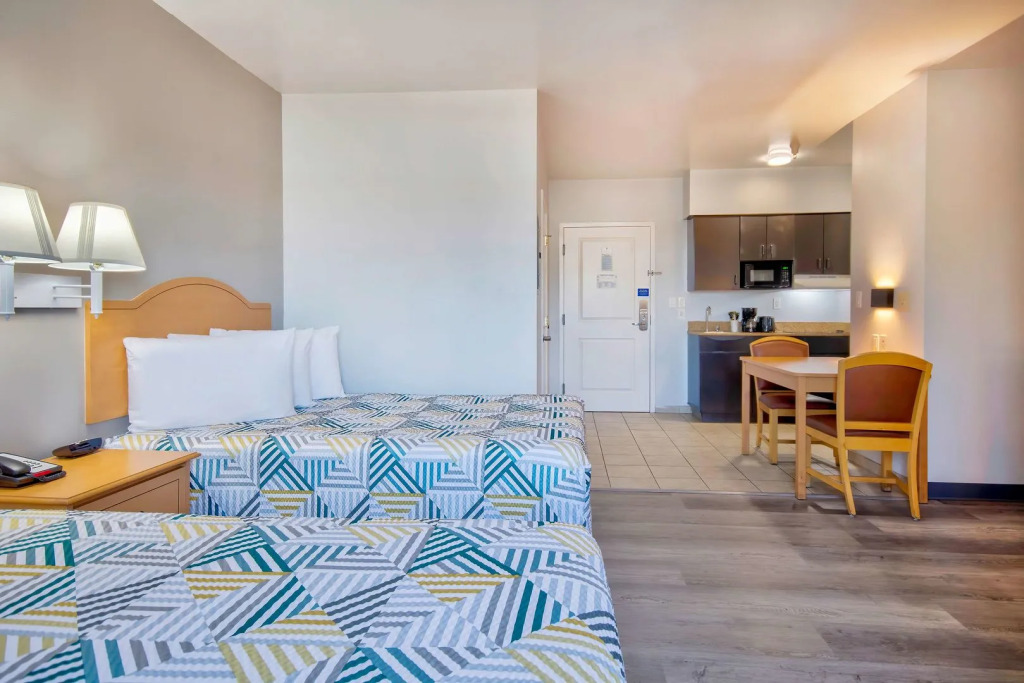 Studio 6-Bakersfield, CA
