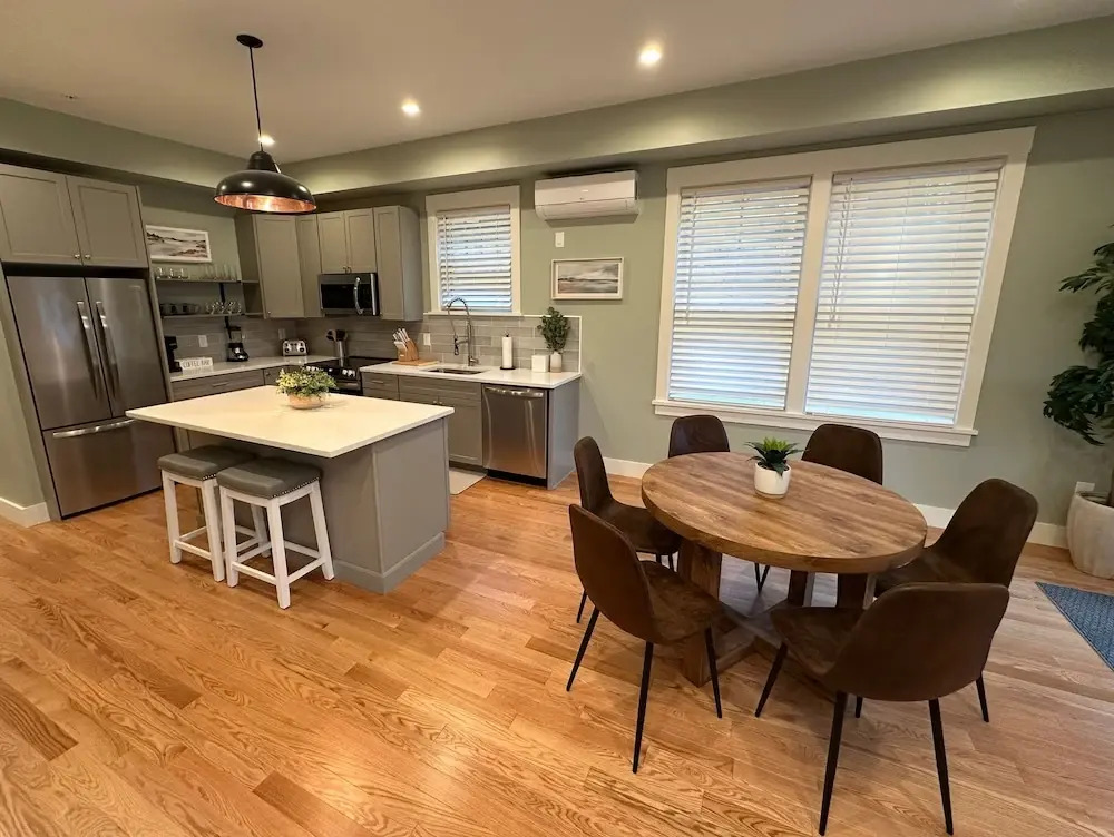 Brand New Construction! 3 Unit5 Bed Property
