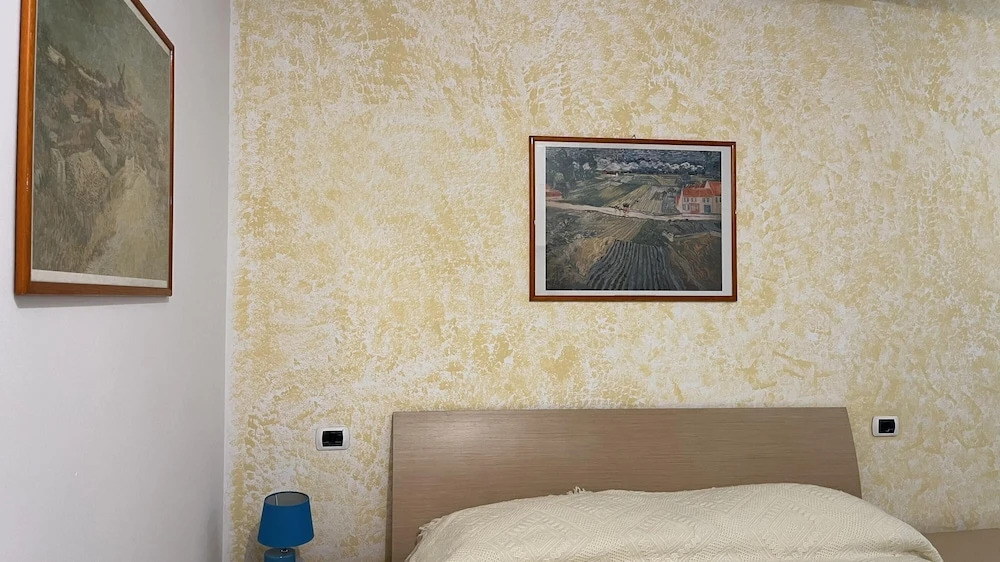 Casa Van Gogh 4 pax in Ceccano