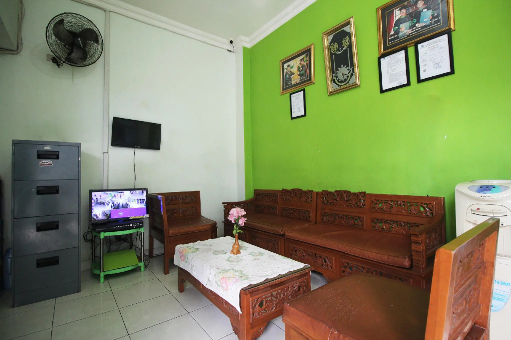 RedDoorz at Guesthouse Oemah Opa Metro Lampung