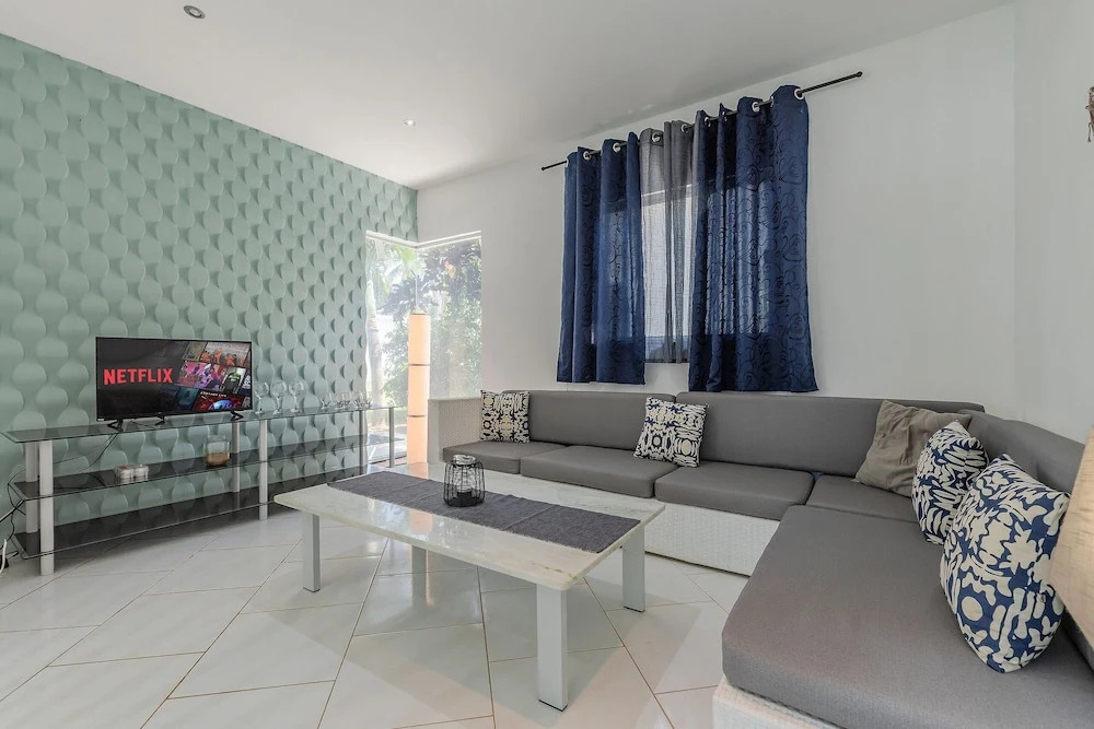 Casa Com Piscina em Porto das Dunas by Carpediem