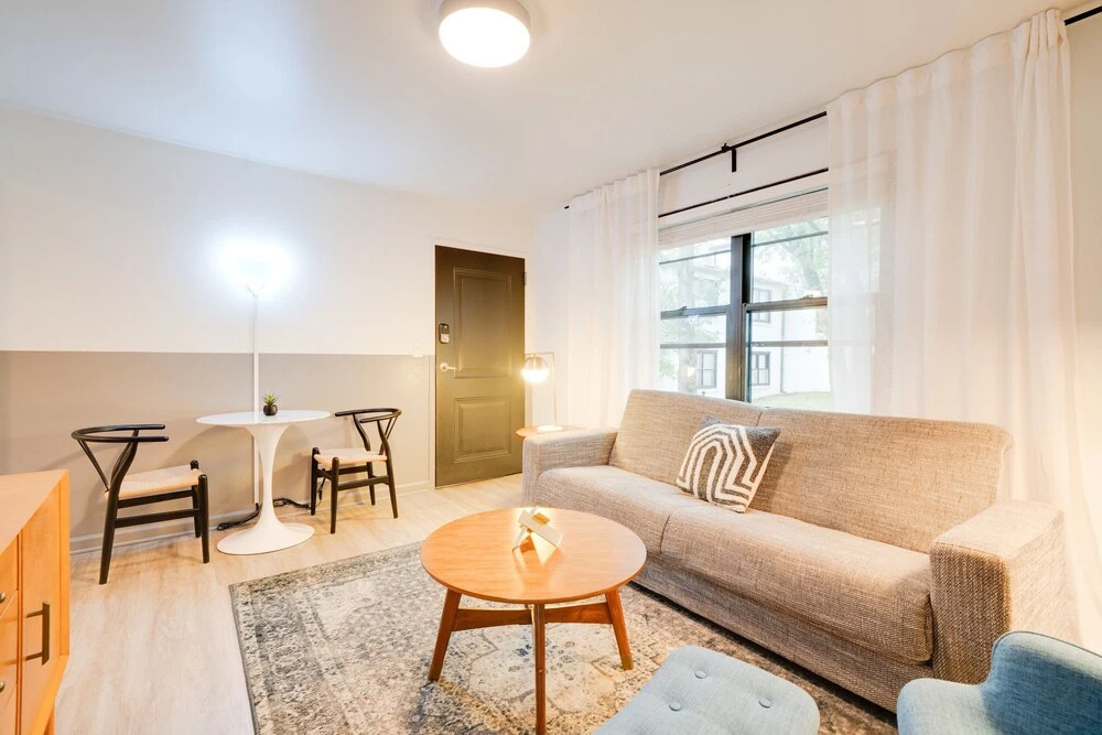 Contemporary Condo Minutes To Downtown Gulch