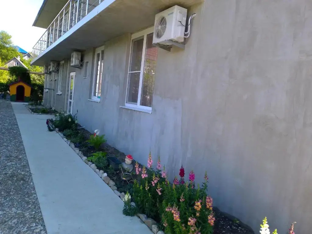 V Gostyah U Natali Guest House