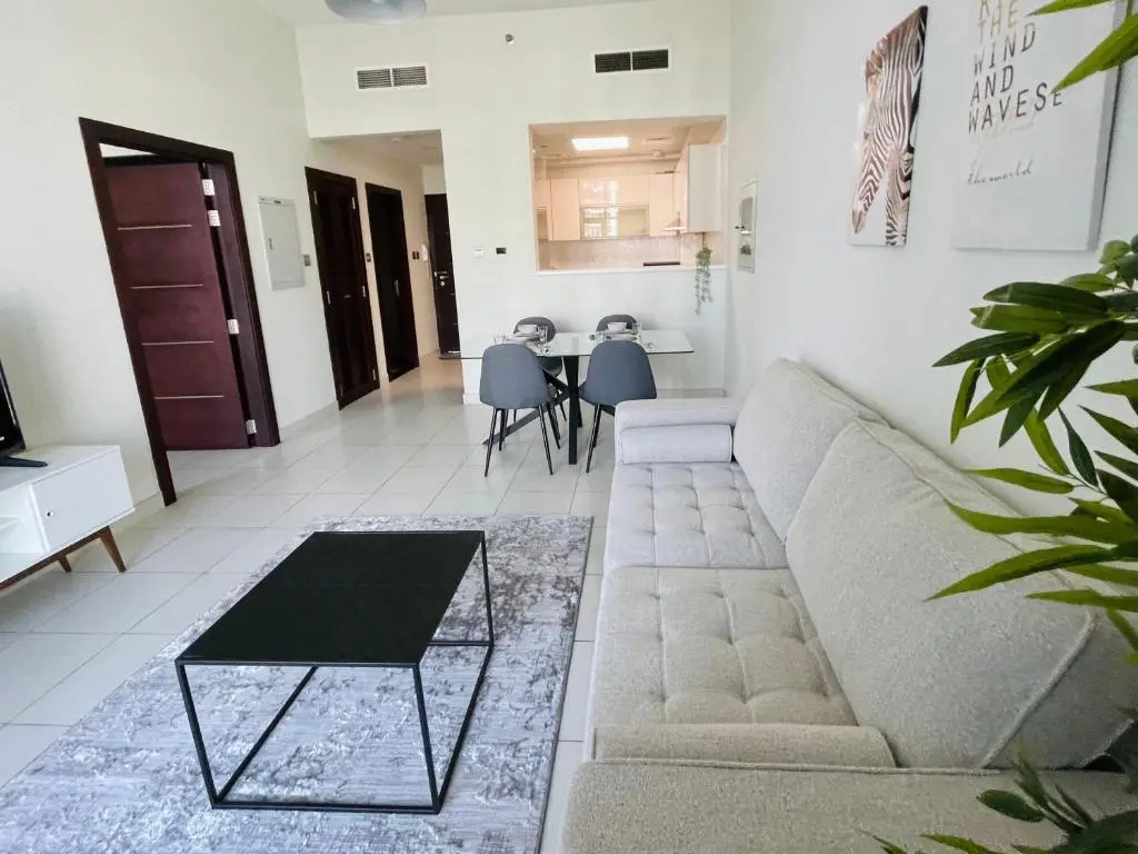Park View & Spacious One Bedroom Apartment