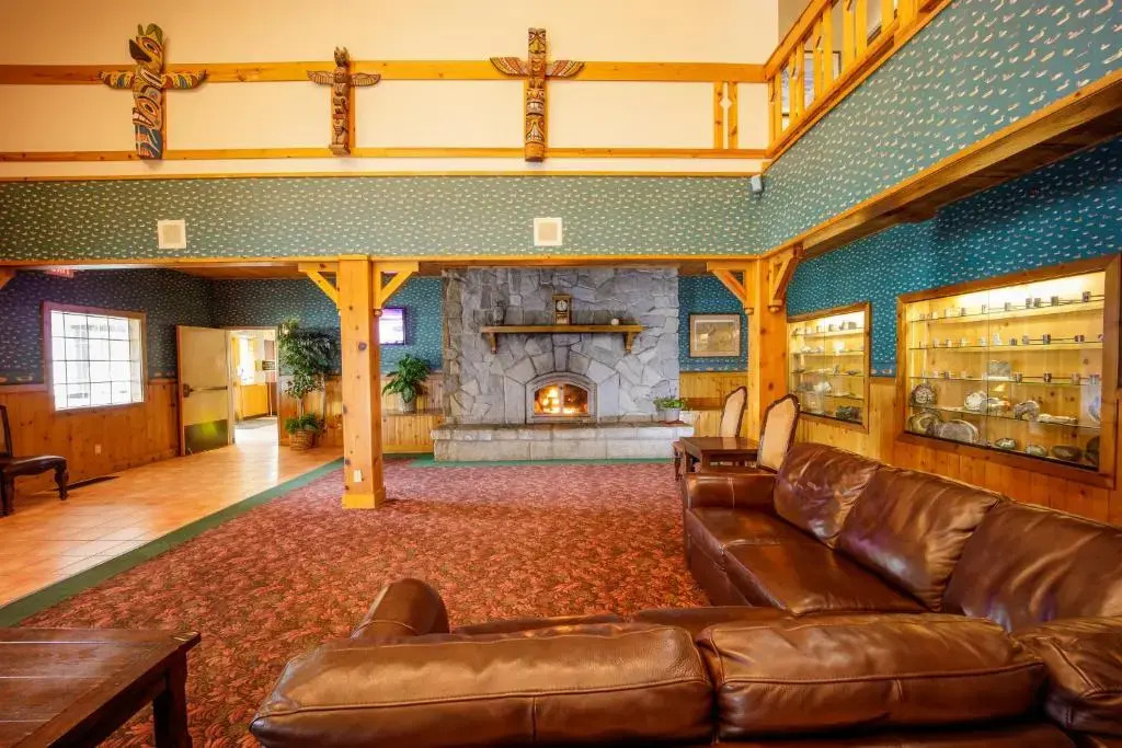 The Summit Inn