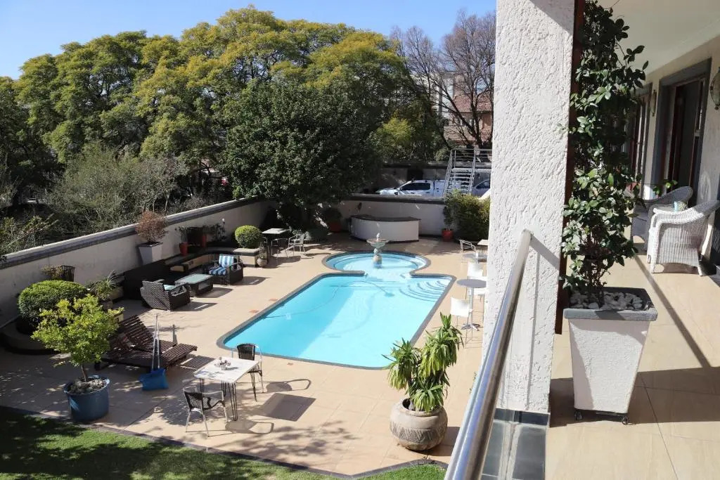 Inn and Out Plus Craighall