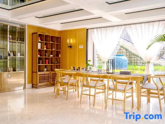 U-house Villa Hotel