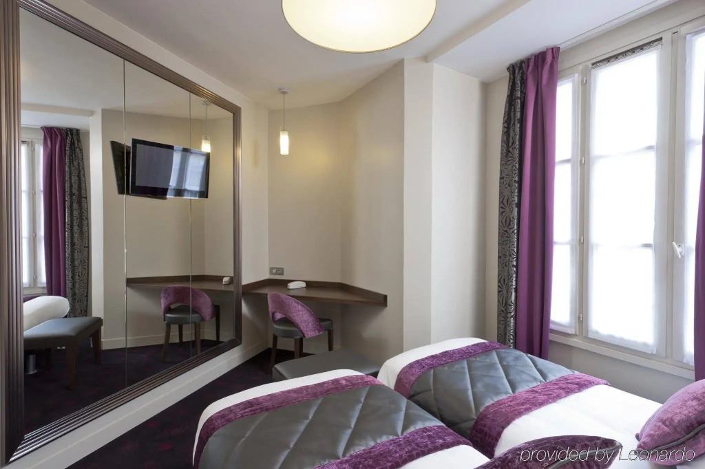 Hotel de Neuve by Happyculture