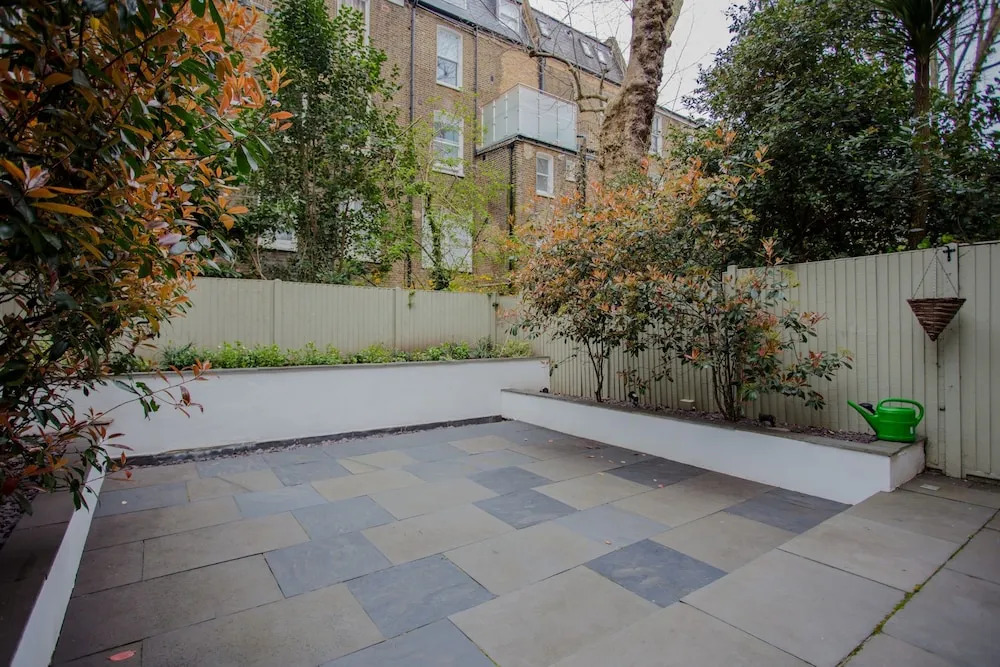 Garden Flat in Shepherds Bush