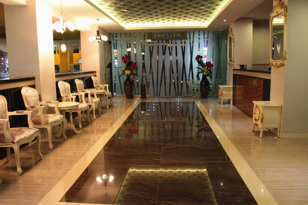Grand Batik Inn