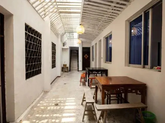 Yuyang Gengdu Jiangyuan Inn