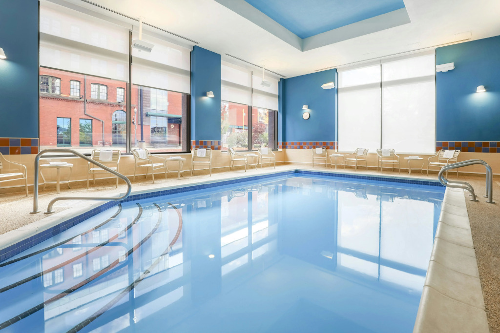 Hampton Inn & Suites Pittsburgh Downtown