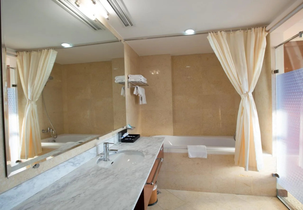 Lam Kinh Hotel