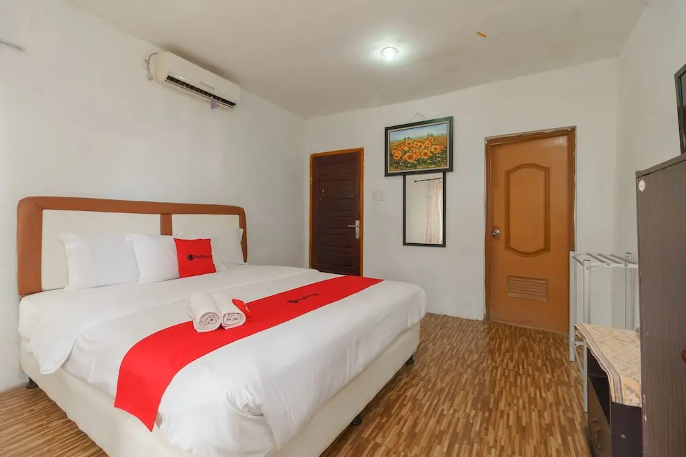 RedDoorz Syariah at Sumur Tiga Beach Sabang Aceh
