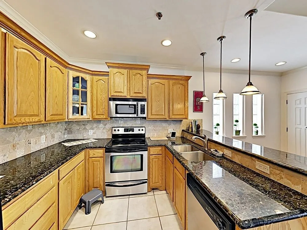 New Listing! Updated W/ Pool, Walk To Beach 2 Bedroom Condo