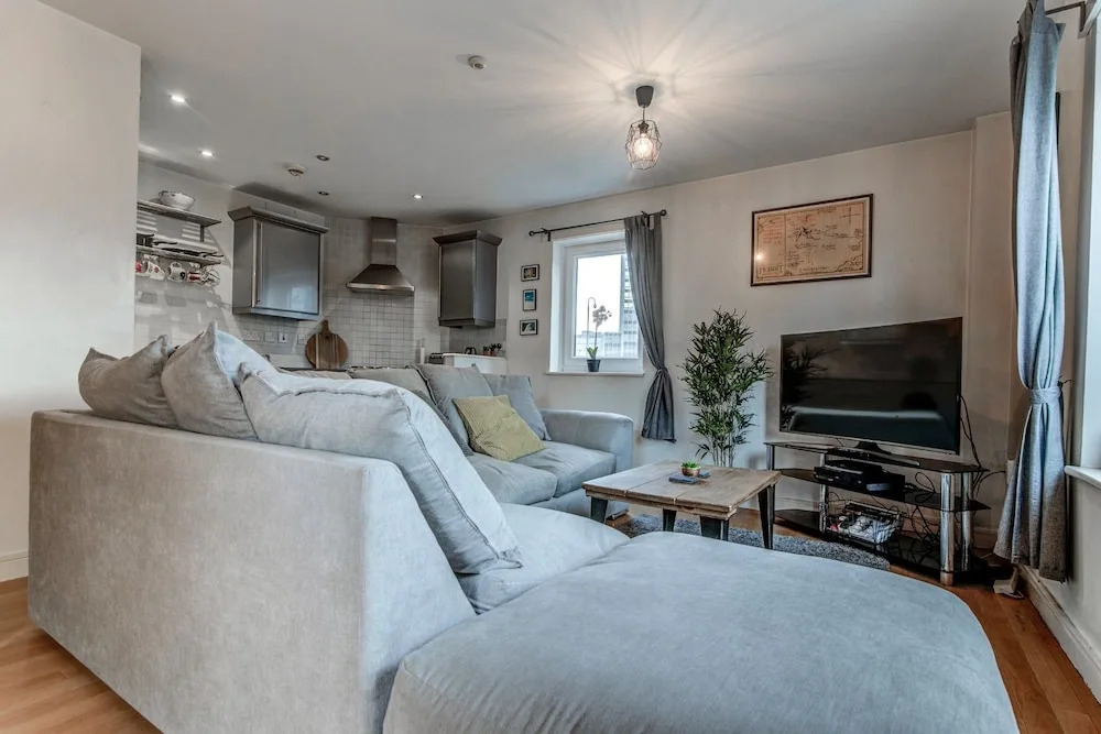 Bright, Spacious 2BR Ancoats Apt for 4 W/balcony