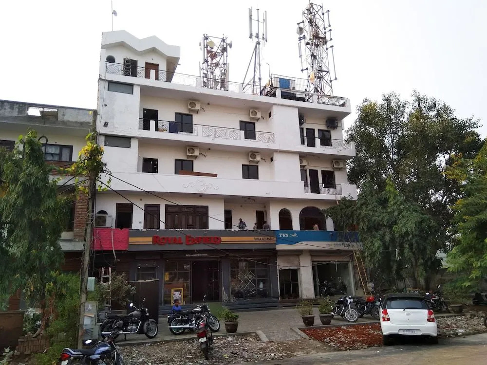 OYO 22605 Hotel Redstone