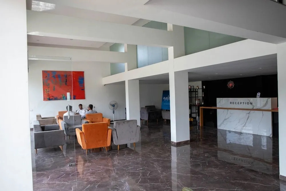 Hotel Radhika