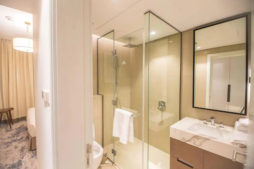 Luxurious 5 Bedroom Apartment - Full Ocean view