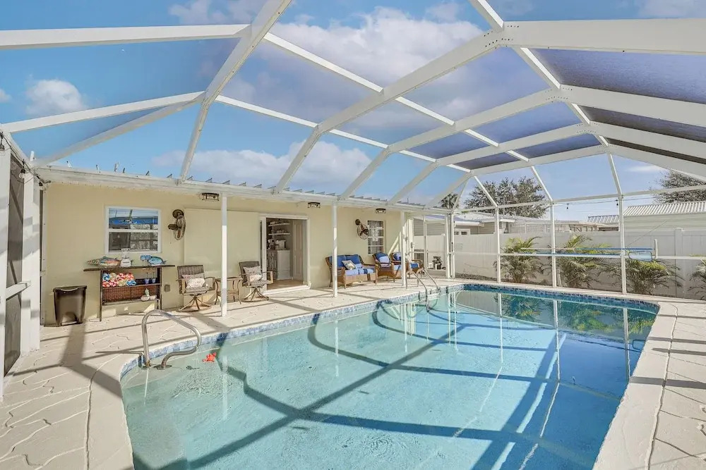 Pool Paradise! Port Charlotte Home Near Beach
