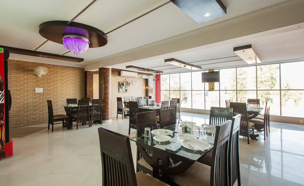 OYO 648 Hotel Royal Ecstasy