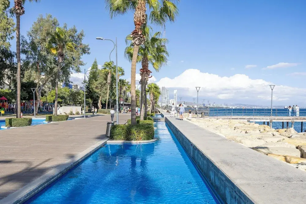 74 Prokymea- Steps From the Sea, Downtown, Balcony