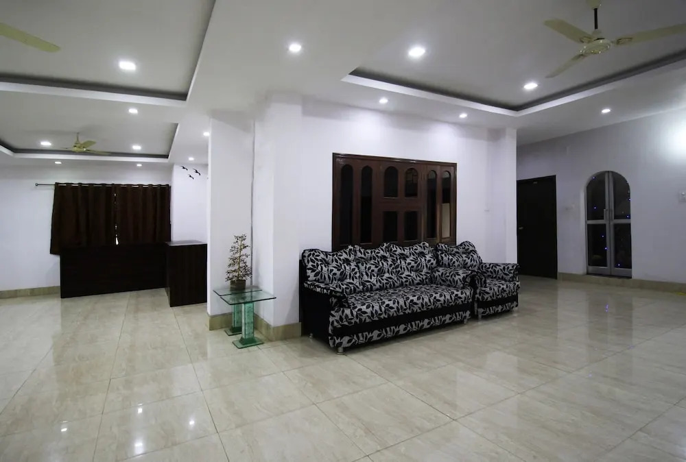 OYO 4398 Hotel Rajat Grand