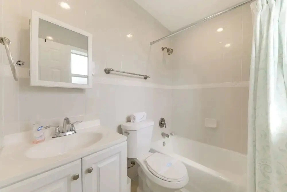 1 Mi to Sand! Deerfield Beach Home w/ Patio