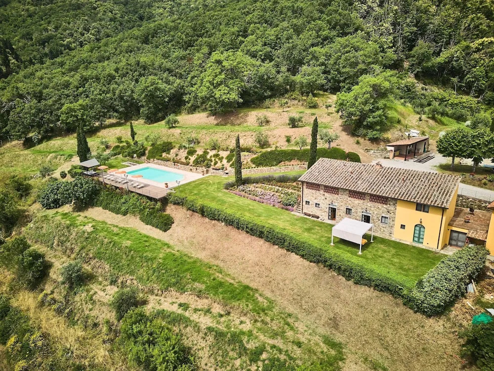 Tranquil Chianti Escape for 4