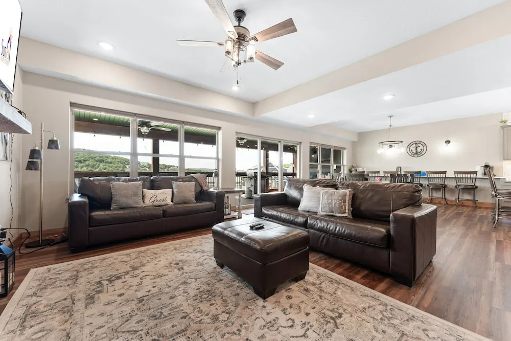 Paradise At The Cove 7 Bedroom Home by RedAwning