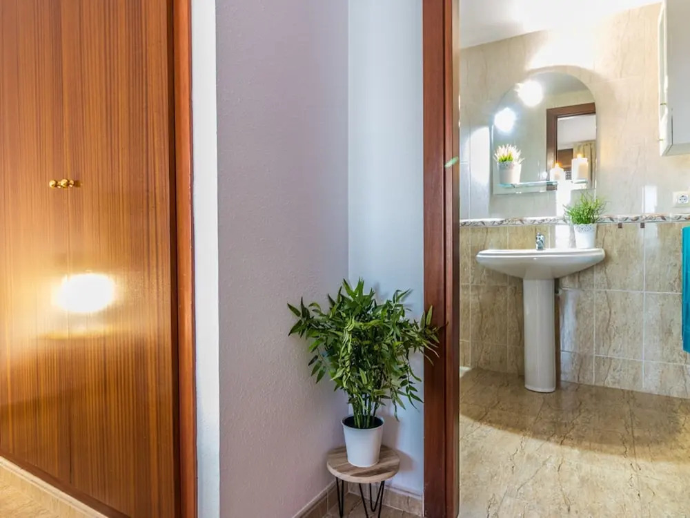Apartment with sea view and located directly on the promenade of Empuriabrava