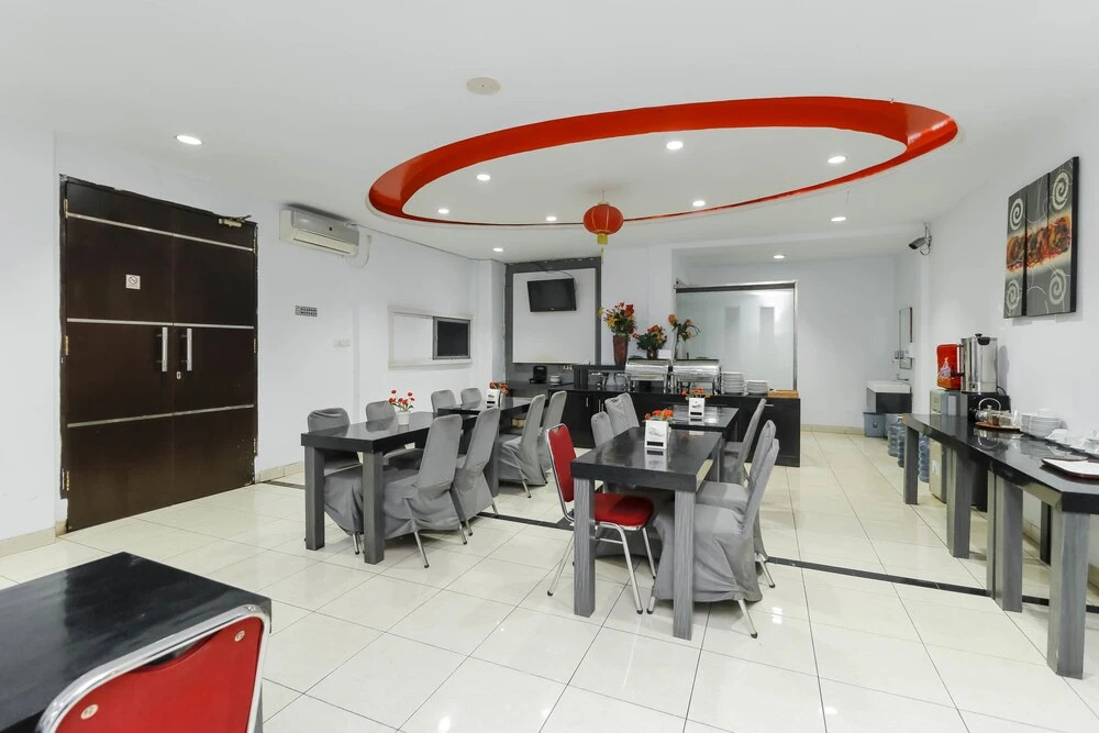 RedDoorz near Manado Town Square