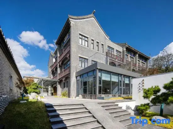 Floral Hotel·Luxury Yunben Hotel (Weihai Huancuilou Shop)