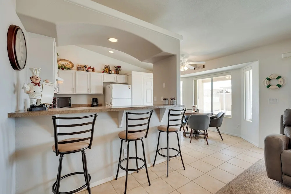 2 Mi to Lake & Dtwn: Lake Havasu City Home!