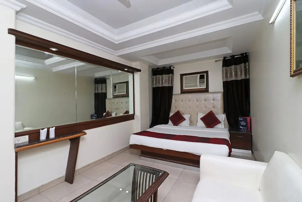 OYO 10848 Hotel Geeson