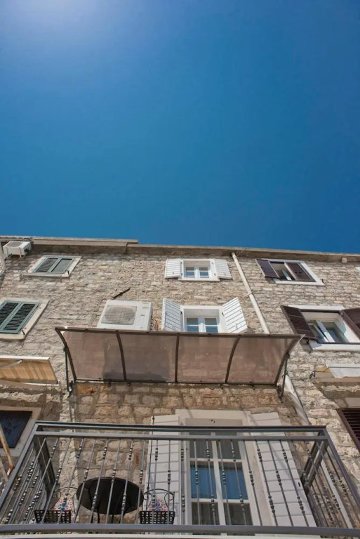 Piazza Apartments 2