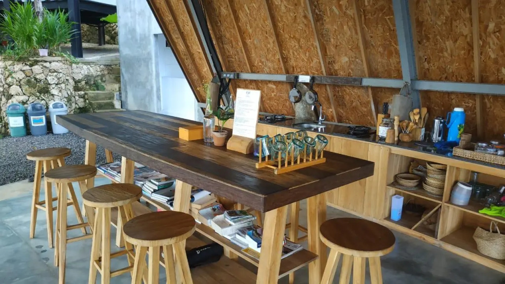 Bong Lux Hostel Nusa Lembongan
