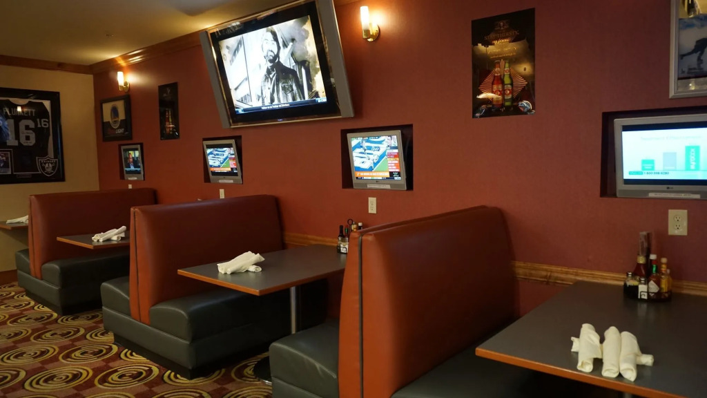 Holiday Inn & Suites Oakland - Airport by IHG