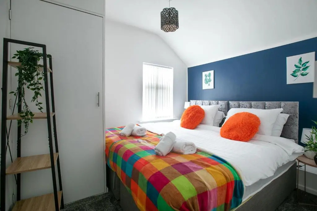 Unique Contractor House & Close to Derby Arena and Hospital & Parking by ComfyWorkers
