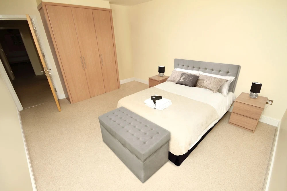 Grand Canal Quay Apt Sleeps 10
