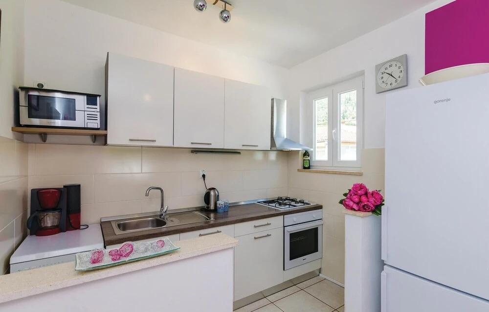 Beautiful Home in Zaton Mali With Wifi and 3 Bedrooms