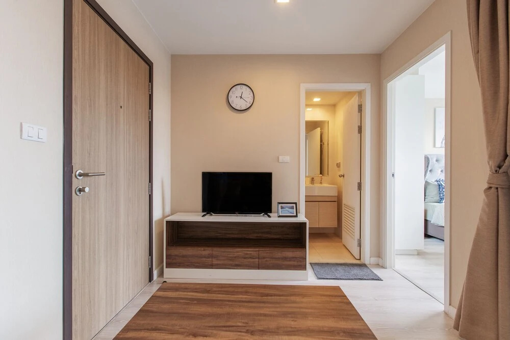 Near BK University Quiet Condo in Rama4 bkb135