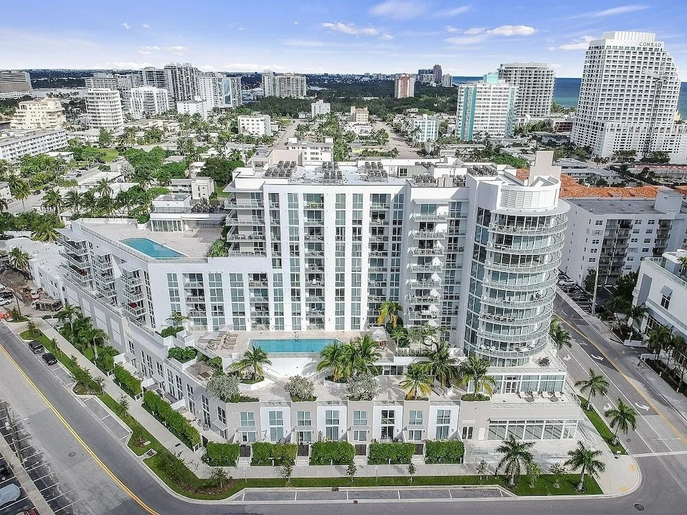 914 Tiffany House 1 Bedroom Condo by RedAwning