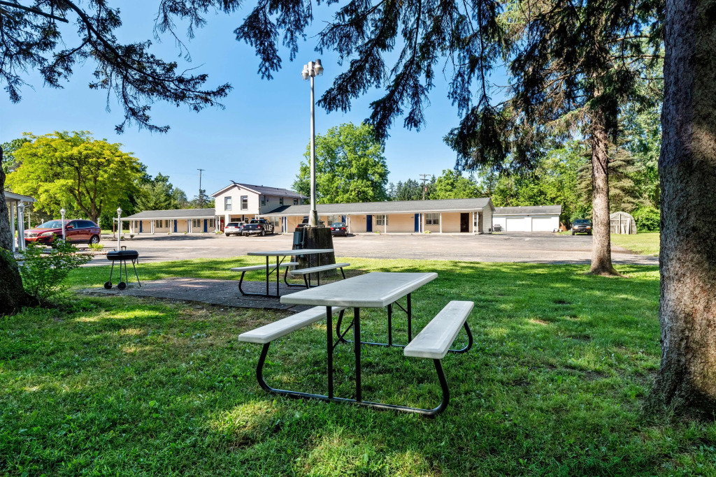 Americas Best Value Inn Jonesville/Hillsdale