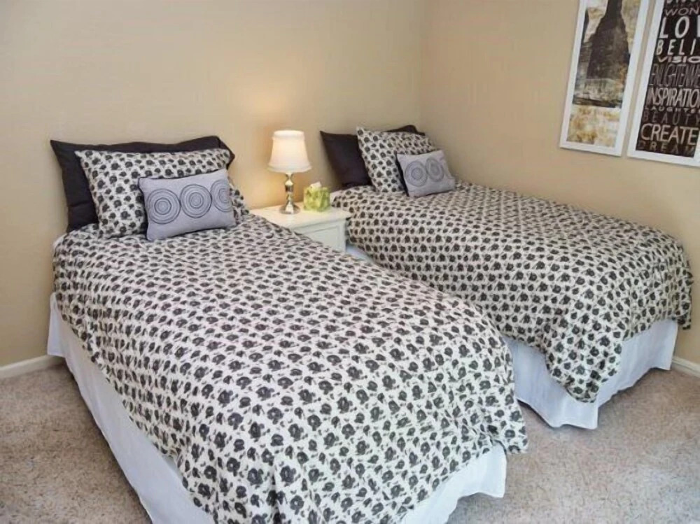 Spacious 3 Bed 3 Bath Condo in Bella Piazza Resort